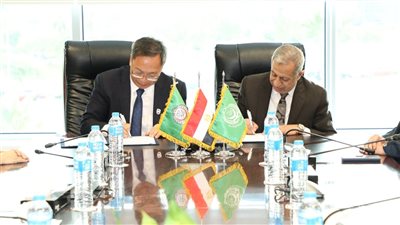 الأكاديمية العربية وجامعة هاينان الصينية توقعان مذكرة تفاهم 