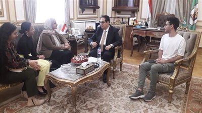 رئيس جامعة القاهرة في حوار مفتوح مع مجلة هجرة بشأن تعزيز الوعي بقضايا الهجرة