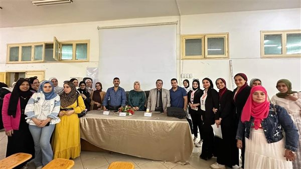 خلال ندوة بالطفولة