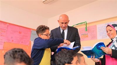 وزير التربية والتعليم يصدر توجيهات هامة أثناء زيارته المفاجئة للمدارس