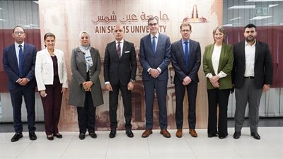 جامعة عين شمس تبحث التعاون الأكاديمي مع جامعة إيست أنجليا البريطانية