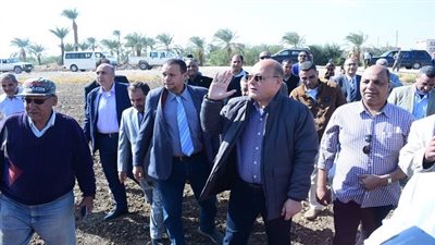 رئيس جامعة سوهاج يتفقد مشروعات زراعية متنوعة بمزرعة كلية الزراعة بحي الكوثر