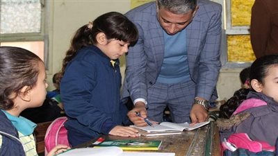 مدير تعليم الجيزة يصدر قرارات وتوجيهات هامة تهدف إلي تعزيز الانضباط في المدارس