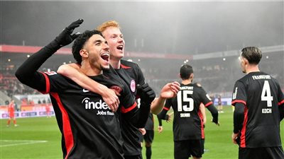 شاهد| ملخص لمسات عمر مرموش في مباراة فرانكفورت ضد هايدينهايم بالدوري الالماني