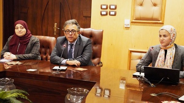 جامعة عين شمس تنظم