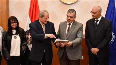 جامعة قناة السويس تستقبل السفير عطية السيد أبو النجا في مبادرة لنشر العلم والمعرفة