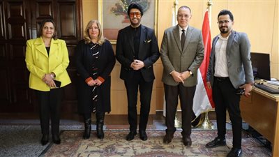  الفنان سامح يسري في ندوة عن دور الفن في المجتمع بإعلام جامعة 6 أكتوبر