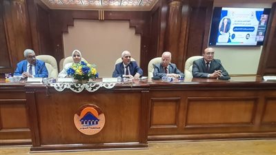 رئيس جامعة الريادة يعرض رؤية مبتكرة لمستقبل التعليم والمعلم في عصر الذكاء الاصطناعي