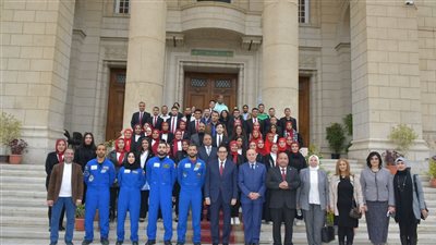 جامعة القاهرة تستقبل وزير الشباب الإماراتي ورواد الفضاء