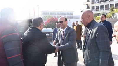 المنشاوي: تدعيم أواصر التعاون بين جامعة أسيوط والمحافظة لتنفيذ مشروعات متميزة 