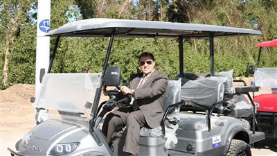 سيارات جولف كهربائية في جامعه جنوب الوادي