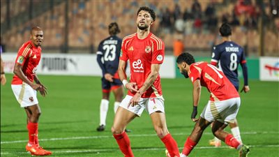 الدوري المصري| وسام أبو على يقود هجوم الأهلي أمام سموحة
