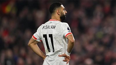 شاهد| تركي آل الشيخ ينشر صورة لمحمد صلاح بقميص الهلال السعودي