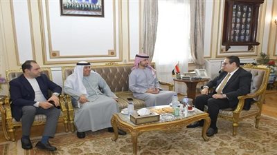 تعزيز التعاون الأكاديمي بين جامعة القاهرة ودولة الإمارات