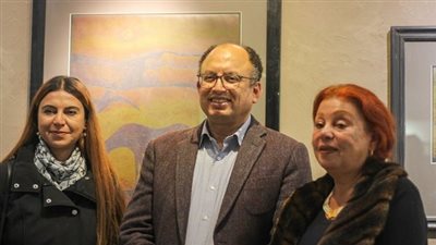 جامعة حلوان تحتفي بإبداعات الفنان حازم فتح الله في معرض بين ثنايا الوجدان