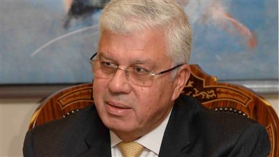 معهد البحوث الفلكية والجيوفيزيقية يرصد حدثًا نادرًا اصطفاف 6 كواكب في محاذاة غير مألوفة في السماء 