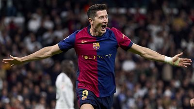 ليفاندوفسكي يقود تشكيل برشلونة أمام ريال مدريد فى نهائى كأس السوبر الإسباني