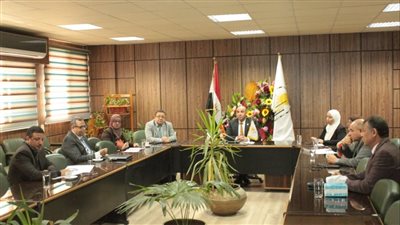 المنشاوي يتابع خطة عمل اللجنة العليا للتدريب والتطوير بجامعة أسيوط
