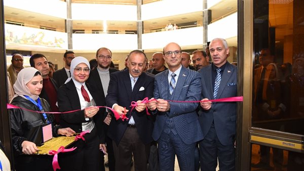 جانب من افتتاح المعرض