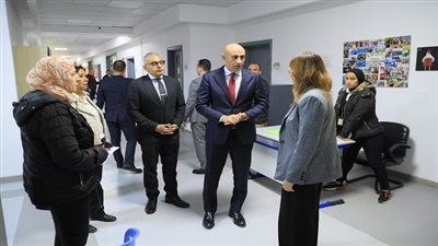 عاجل | وزير التربية والتعليم يجري زيارة مفاجئة لمدرسة التجمع الخامس بعد واقعة الاعتداء على طالبة