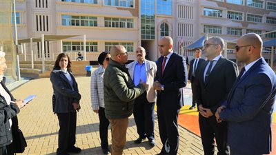 وزير التعليم يلزم مدرسة التجمع بتطبيق لائحة الانضباط دون استثناءات