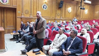 مدير تعليم الجيزة يعقد أول اجتماع بمديري الإدارات التعليمية