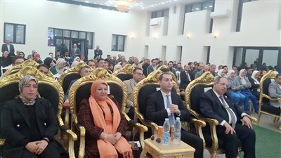 رئيس جامعة كفر الشيخ يشهد فعاليات القافلة الطبية