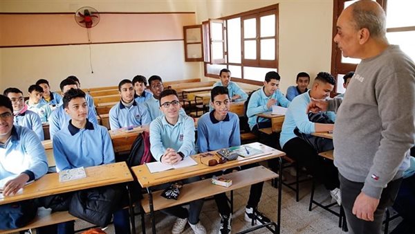 طلاب الصف السادس