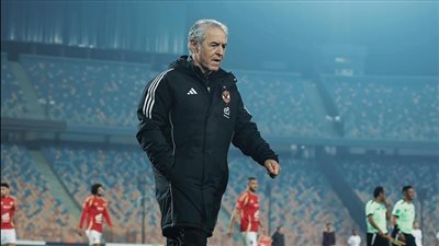 كولر يستقر على تشكيل الأهلي لمواجهة بتروجيت اليوم في الدوري المصري