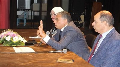 تعليم الجيزة يشدد على الانضباط المالي والإداري لضمان استقرار العملية التعليمية