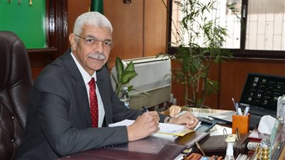 رئيس جامعة المنوفية يعقد اجتماع مجلس الدراسات العليا أون لاين 