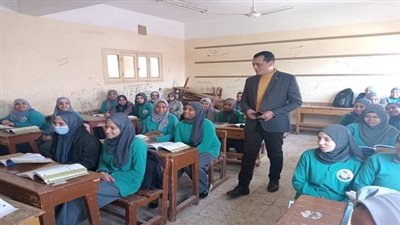 مدير تعليم سوهاج يواصل جولاته الميدانية لمتابعة سير العملية التعليمية بمدارس المحافظة