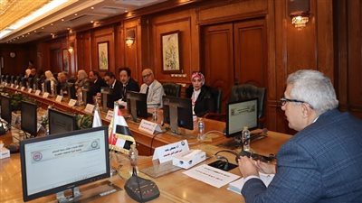 رئيس جامعة الأقصر تشارك في اجتماع المجلس الأعلى لشئون خدمة المجتمع