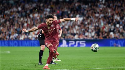 شاهد| جماهير سيتي تهاجم جوارديولا بسبب مشاركة عمر مرموش أمام ريال مدريد 