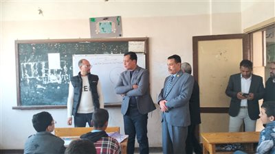 وكيل تعليم سوهاج يشدد على أهمية التقييمات خلال جولتة بـ دار السلام