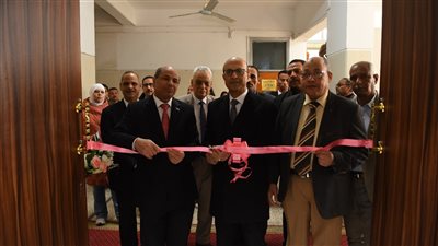 المنشاوي يفتتح قاعة المؤتمرات والمناقشات الجديدة بكلية التربية بجامعة أسيوط لتعزيز الأنشطة الأكاديمية والبحثية