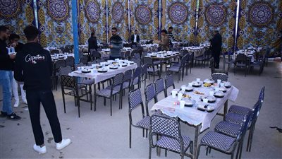 رئيس جامعة سوهاج يحرص علي مشاركة المرضي وذويهم الإفطار في أول أيام رمضان 