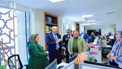 وزير التربية والتعليم يقوم بجولة تفقدية لتهنئة العاملين بشهر رمضان ومتابعة الدراسة