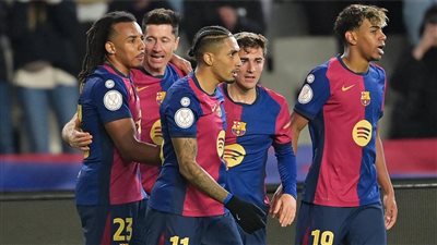 هانز فليك يستقر على تشكيل برشلونة ضد ريال سوسيداد اليوم بالدوري الإسباني