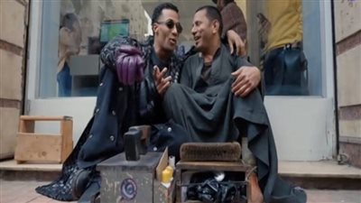 محمد رمضان يكرّم رجل الورنيش بجائزة برنامج مدفع رمضان