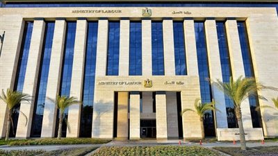 وزارة العمل تعلن عن 26 فرصة عمل للمعلمين براتب 41 ألف جنيه شهريًا.. التفاصيل كامله