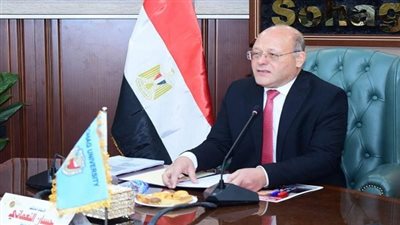 إستجابة لـ السبورة.. وقف أستاذ زراعة سوهاج عن العمل وإحالته للتحقيق