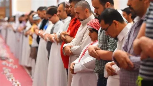 موعد أذان الظهر اليوم