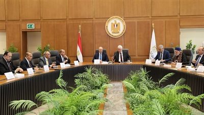 وزير التعليم العالي يعلن خطته لإضافة أفرع تكنولوجية ودولية بالجامعات الحكومية