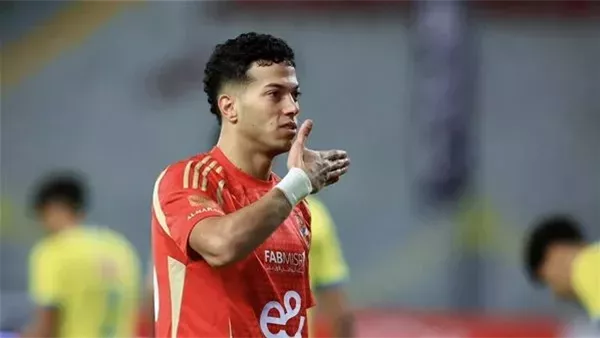 إمام عاشور لاعب النادي