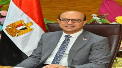رئيس جامعة أسيوط يخصص منحتين سنويًا لطلاب الدراسات العليا من ذوي الهمم.. شروط وتفاصيل المنح