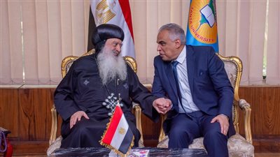 رئيس جامعة طنطا يستقبل الانبا بولا مطران طنطا وتوابعها