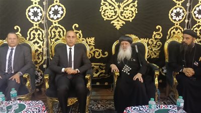 رئيس جامعة دمنهور يترأس وفد الجامعة لتأدية العزاء في وفاة الأنبا باخوميوس