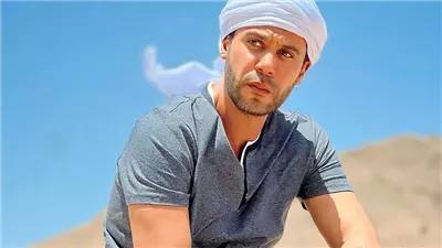 محمد إمام يبدأ تصوير فيلم صقر وكناريا بمشاركة شيكو 