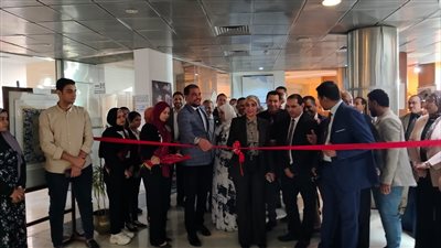 معرض فني لطلاب قسم ترميم الآثار في جامعة الأقصر يجذب الأنظار 